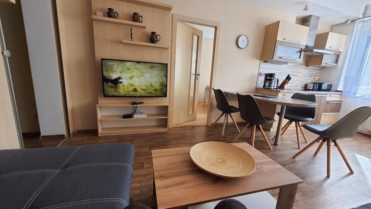 Apartman U Posty Кралики Экстерьер фото